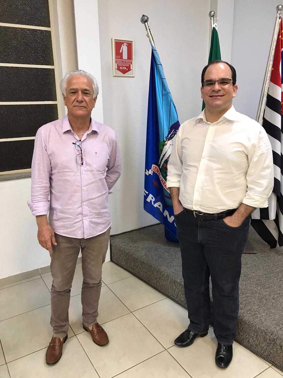 Dorival Mourão é o presidente do OSB FRanca e Willian Karan, coordenador da unidade local - Painel Coronavírus é uma ferramenta que reúne informações sobre aquisições e contratações emergenciais para combate à pandemia do coronavírus.